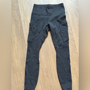 Athleta 7/8 leggings with pockets. Size XS